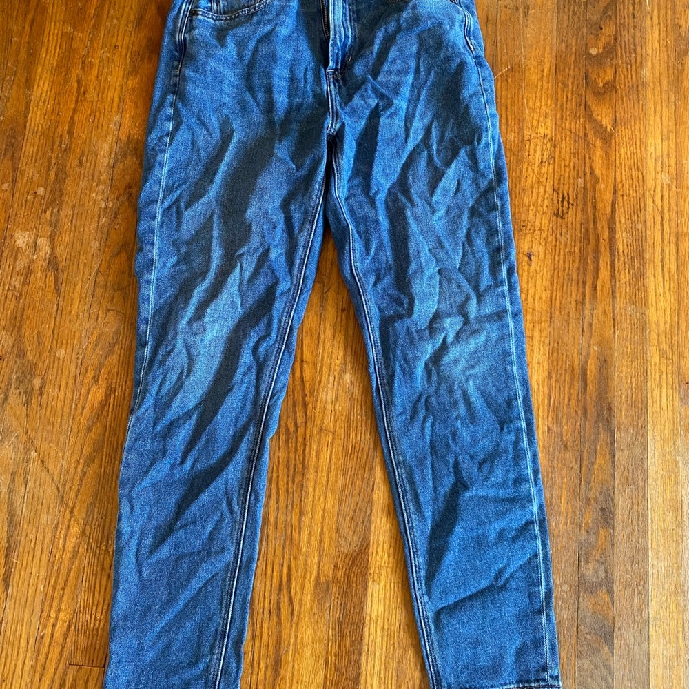 blue mom jeans